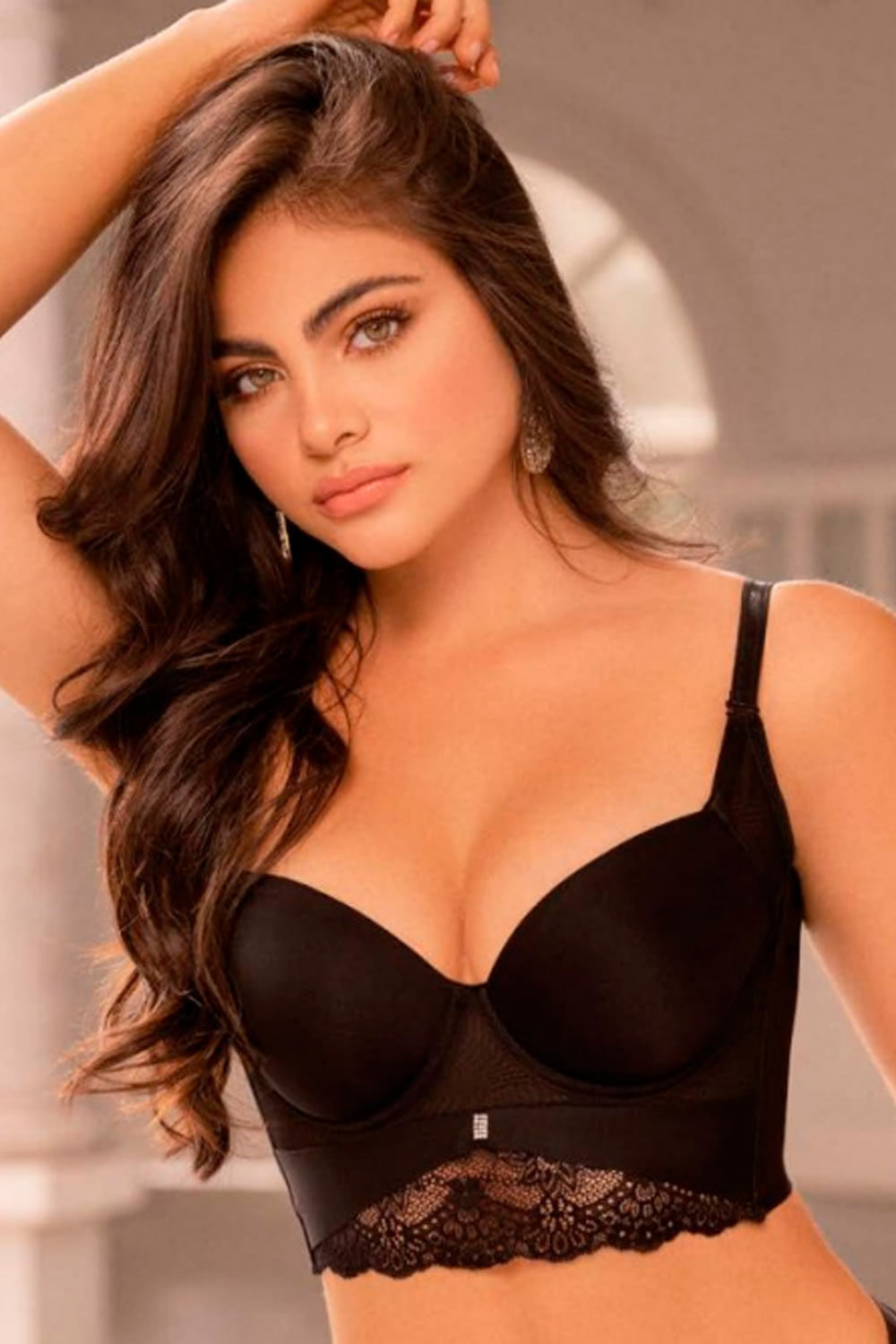 BRASIER MUJER COPA LISA DETALLE EN ENCAJE