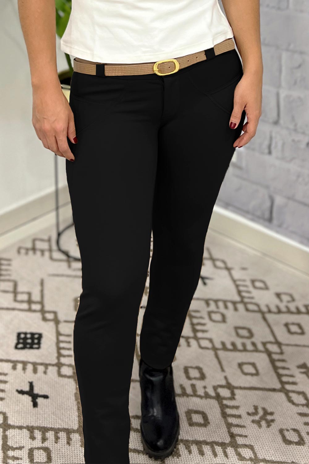 PANTALÓN MUJER 4 BOTONES ESTILO LEGGINS CORREA VARIABLE