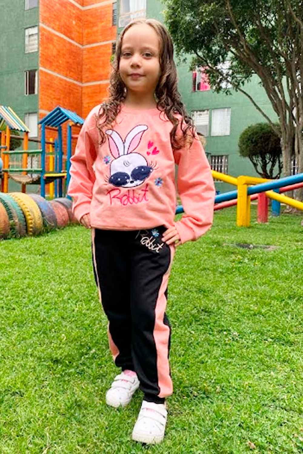 CONJUNTO DEPORTIVO NIÑA CONEJO