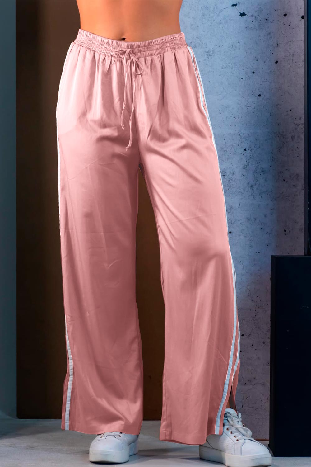 PANTALÓN MUJER SILUETA AMPLIA LINEAS LATERALES
