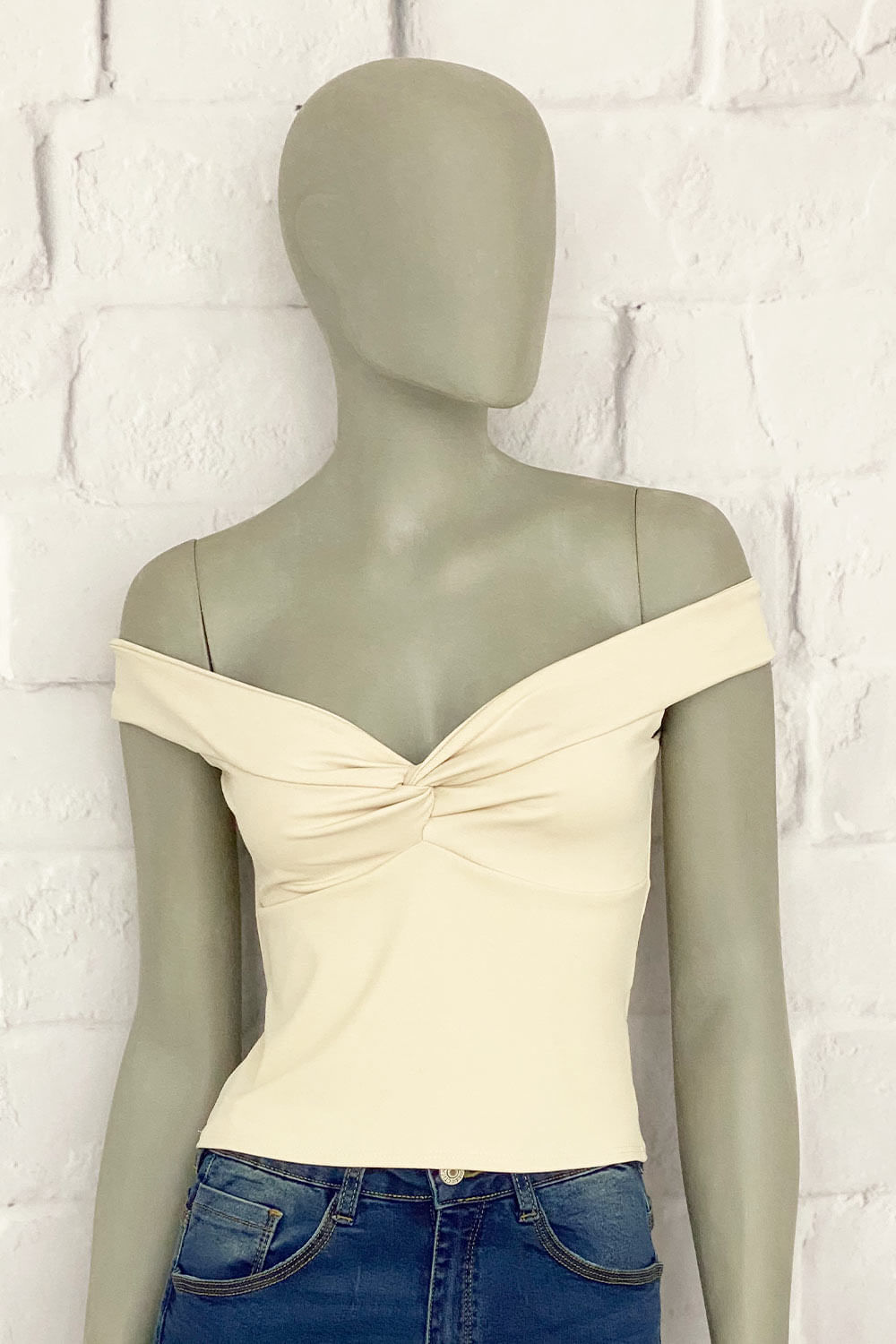BLUSA MUJER UNICOLOR DETALLE DELANTERO