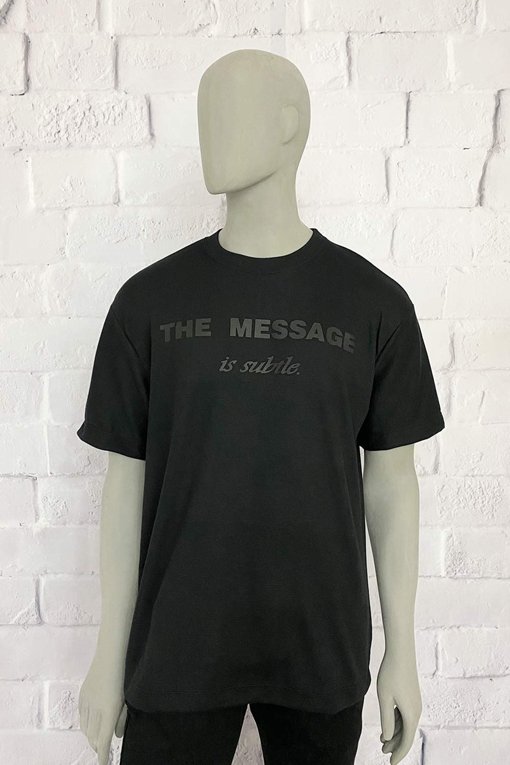 CAMISETA HOMBRE ESTAMPADO DELANTERO TELA CON TEXTURA