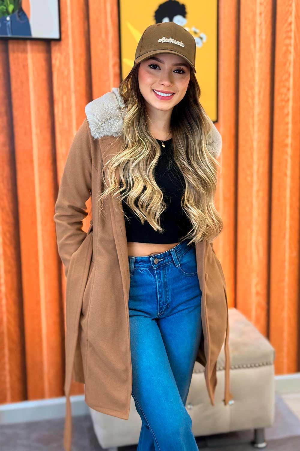 GABÁN MUJER ELEGANTE