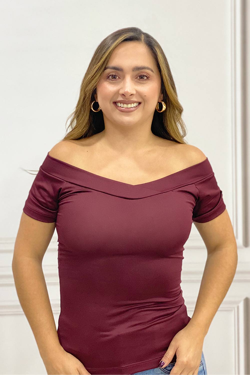 BLUSA MUJER TELA LISA CUELLO ESCOTADO MANGA CORTA